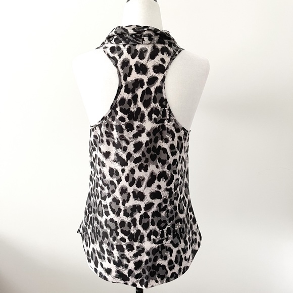 Guess Leopard Print Scoop Neck Sleeveless Blouse Size Small - Picture 7 of 10